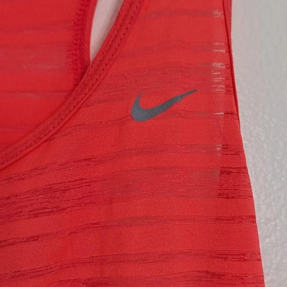 Nike Tank Women's Pink Medium Racer back